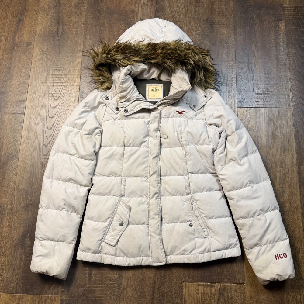 Y2K Hollister Women's Small White Faux Fur Hooded Puffer Jacket